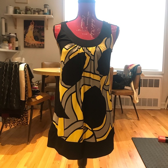 Black and yellow short dress from Forever 21 - Picture 1 of 2